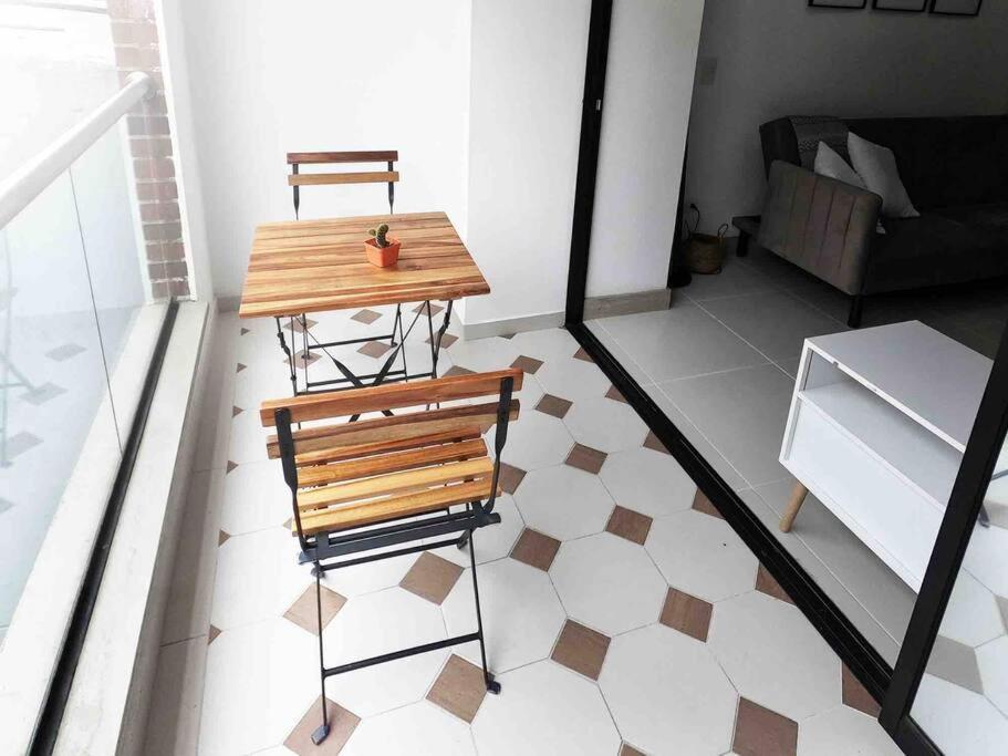 New Apto In Convenient Location With Parking Apartamento Medellín